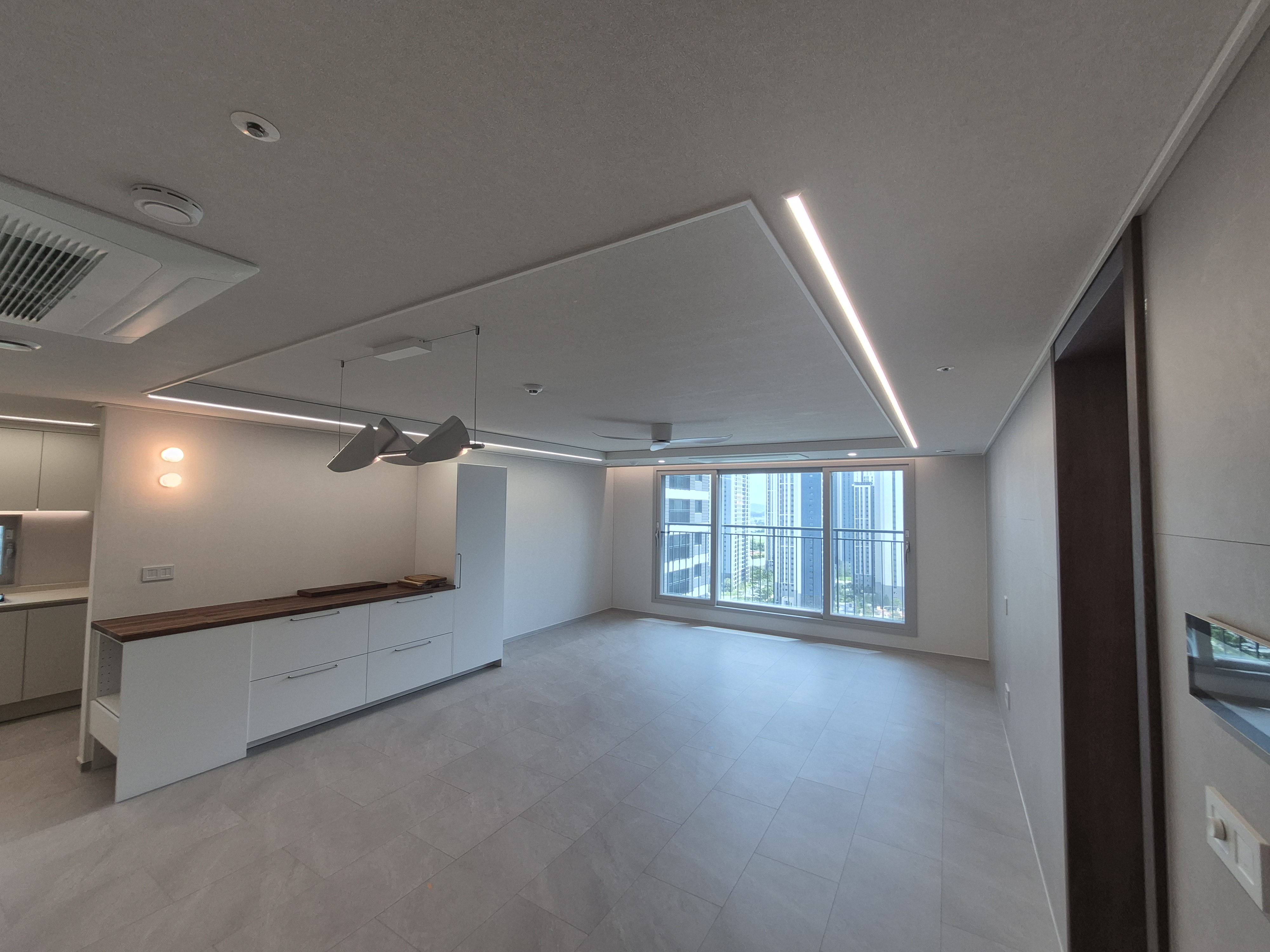 거실 측면 디테일 샷